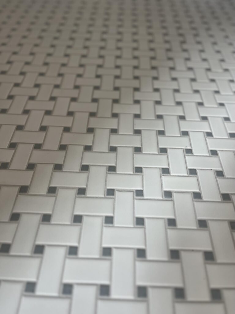 Plymouth master bathroom - Flooring